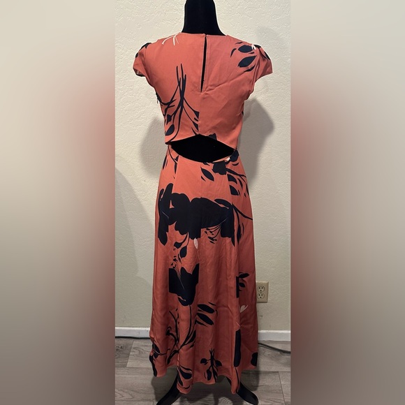 Reiss Floella Floral Midi Dress 4 - Picture 5 of 9